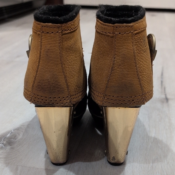 Sorel Women's Black and Tan Heeled Boots - Picture 4 of 10